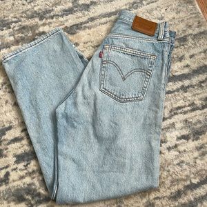Levi’s rib cage Straight Ankle Jeans. Size 26